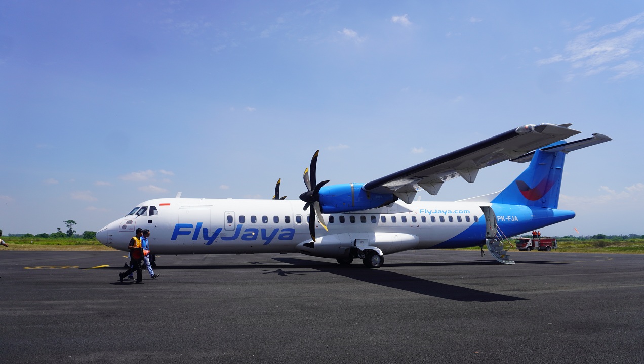 RUTE BARU: Maskapai Fly Jaya saat soft launching di Bandara Notohadinegoro Jember, 17 Agustus 2025, dengan rute penerbangan Jember-Jakarta.