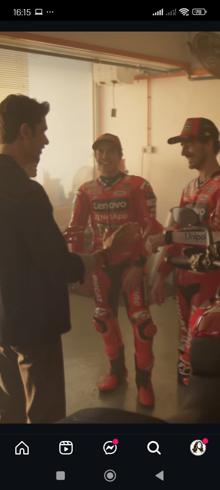 Marc Marquez dan Pecco Bagnaia dalam iklan Shell.