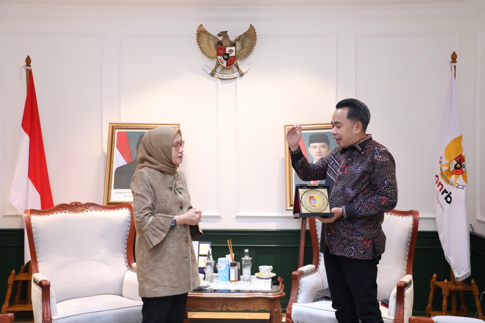 LANJUT LOBI-LOBI: Bupati Fawait saat bertemu dengan Menpan-RB, Rini Widyantini, di Jakarta (18/9).