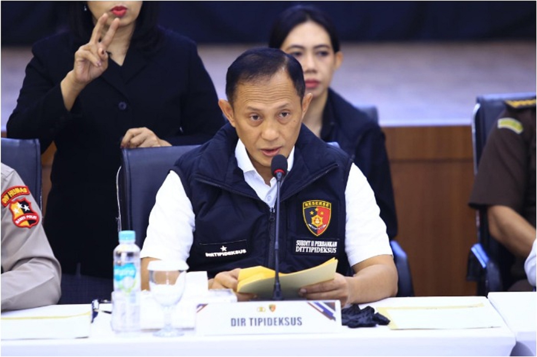Dirtipideksus Bareskrim Polri, Brigjen Helfi Assegaf menyatakan pihaknya lakukan penyelidikan kasus dugaan keracunan imbas menu makanan bergizi gratis (MBG) yang tak layak konsumsi.