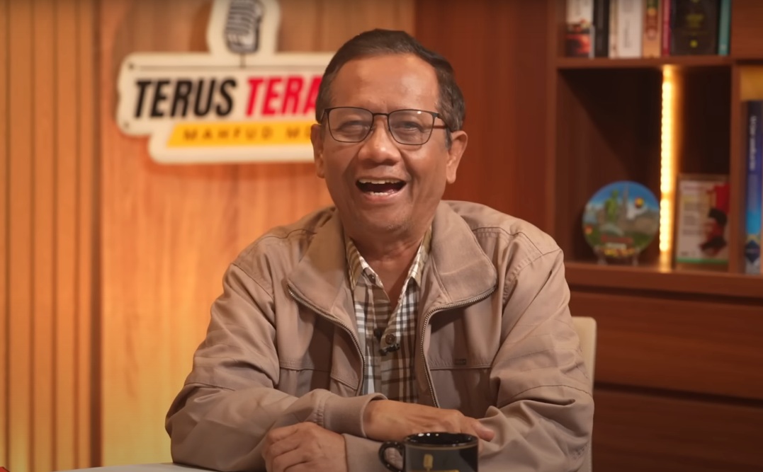 Mantan Menteri Menko Polhukam, Mahfud MD, menceritakan dua cucunya di Yogyakarta mengalami keracunan MBG, dakam podcast di kanal Youtube pribadinya.