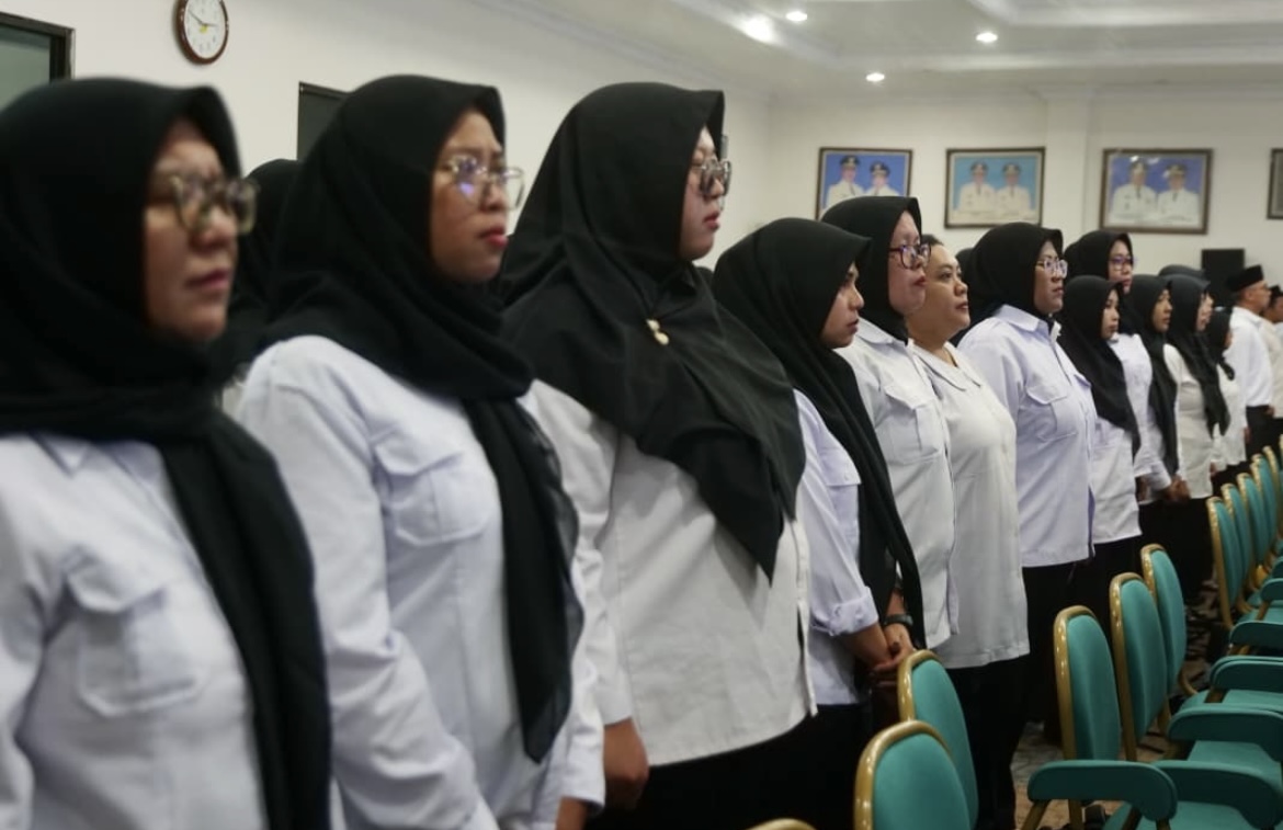 DILANTIK: Ratusan pendamping program keluarga harapan (PKH) resmi diangkat sebagai ASN PPPK tenaga khusus Kementerian Sosial (Kemensos) RI.(ATIEQSON MAR IQBAL/RAME) 