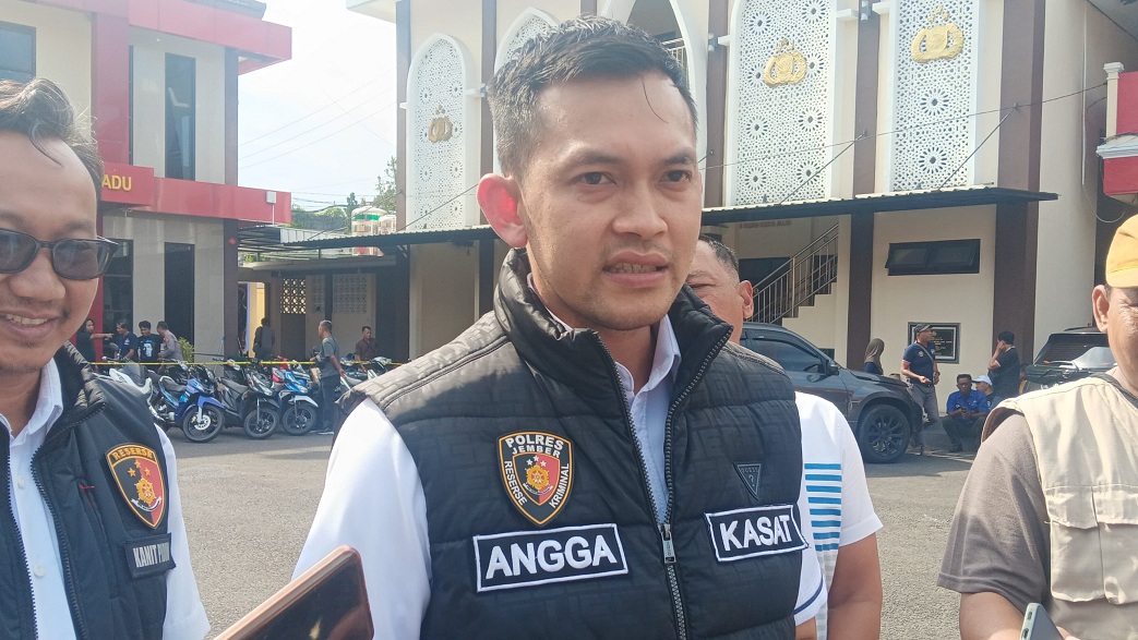 &nbsp;&ldquo;Untuk sementara, hasil penyidikan menunjukkan korban meninggal murni karena bunuh diri.&rdquo; AKP ANGGA RIATMA, Kasat Reskrim Polres Jember.