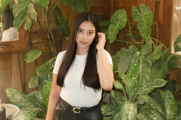 Menyoroti insiden kecelakaan yang melibatkan pedangdut Cantika Davinca di Magetan, Jawa Timur. (Instagram.com/@cantika_davinca)