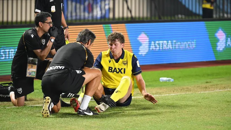 CEDERA: Ole Romeny alami cedera setelah Terima Tekel Kasar Striker Arema FC