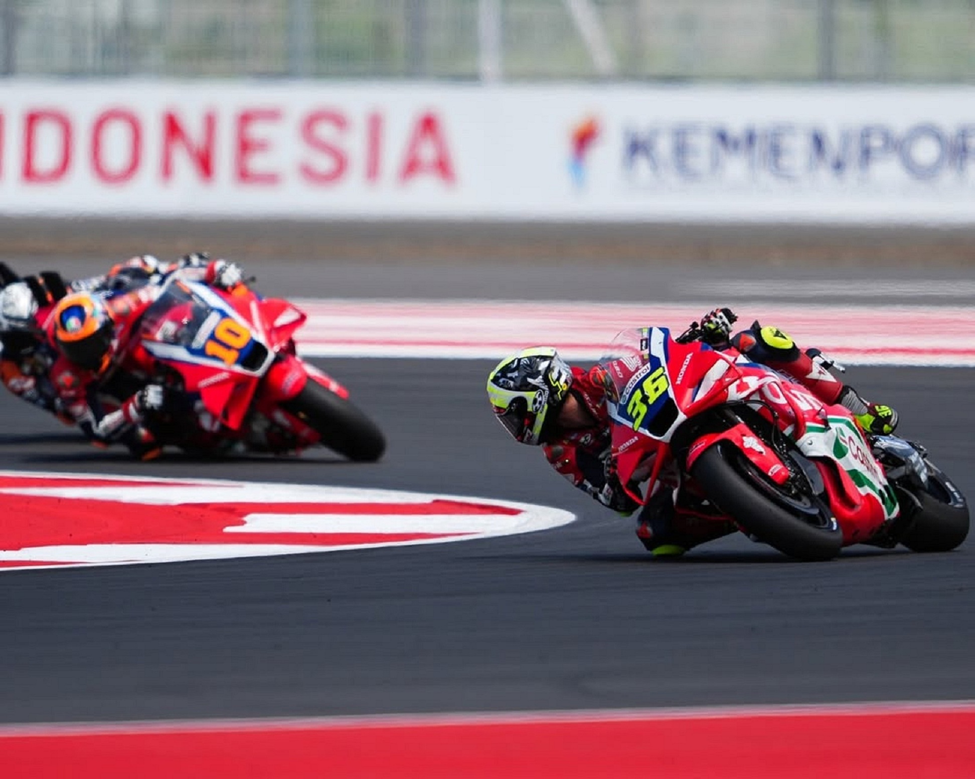 Pembalap Honda, Joan Mir dan Luca Marini, di Sirkuit Mandalika, Indonesia.