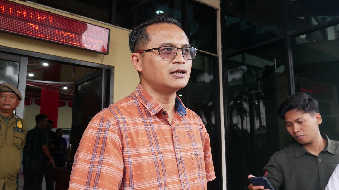 "Kalau dirata-rata, tiap desa kehilangan sekitar lebih dari Rp 200 juta. Tahun depan akan cukup berat bagi desa-desa."&nbsp;WIDARTO,&nbsp;Wakil Ketua DPRD Jember.&nbsp;