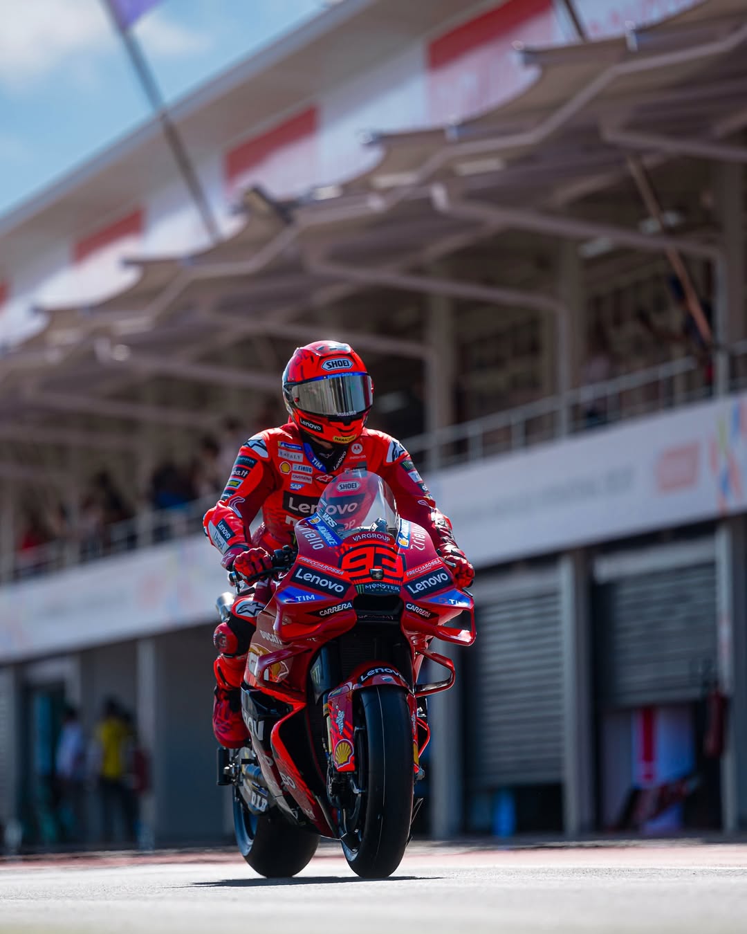Marc Marquez di Sirkuit Mandalika. Juara Dunia 2025 itu bakal absen pada dua seri MotoGP berikutnya, Australia dan Malaysia.