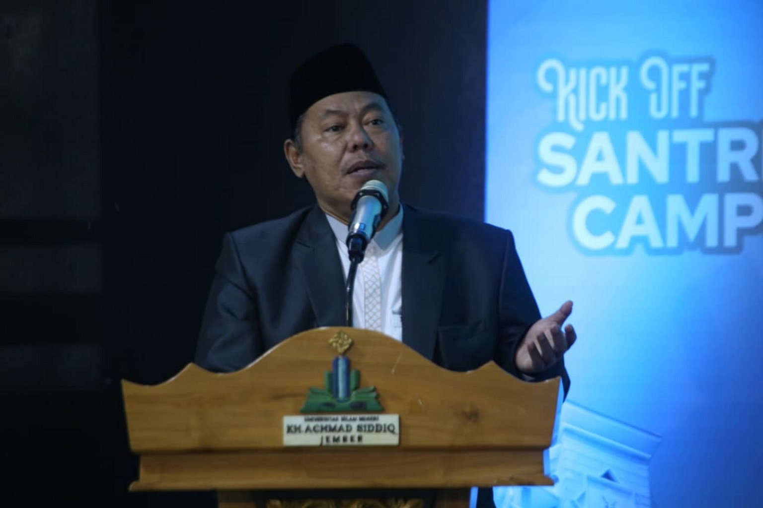 &nbsp;&ldquo;Santri adalah fondasi moral bangsa. Dari kampus ini, semangat itu harus terus hidup.&rdquo; Prof Dr HEPNI, Rektor UIN KHAS Jember.