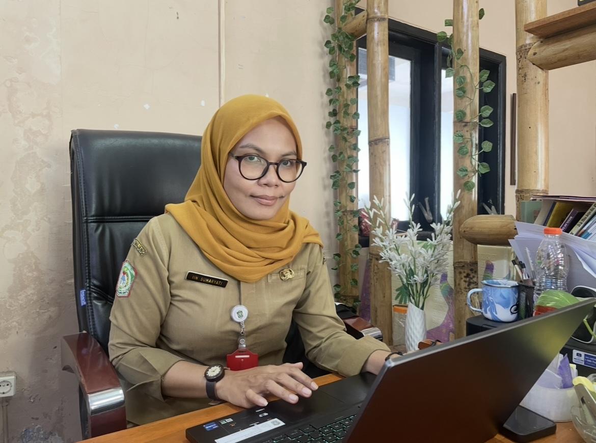 Fungsional Ahli Muda Penata Kelola Bangunan Gedung dan Kawasan Pemukiman DPKP Lumajang, Iin Suharyatin.