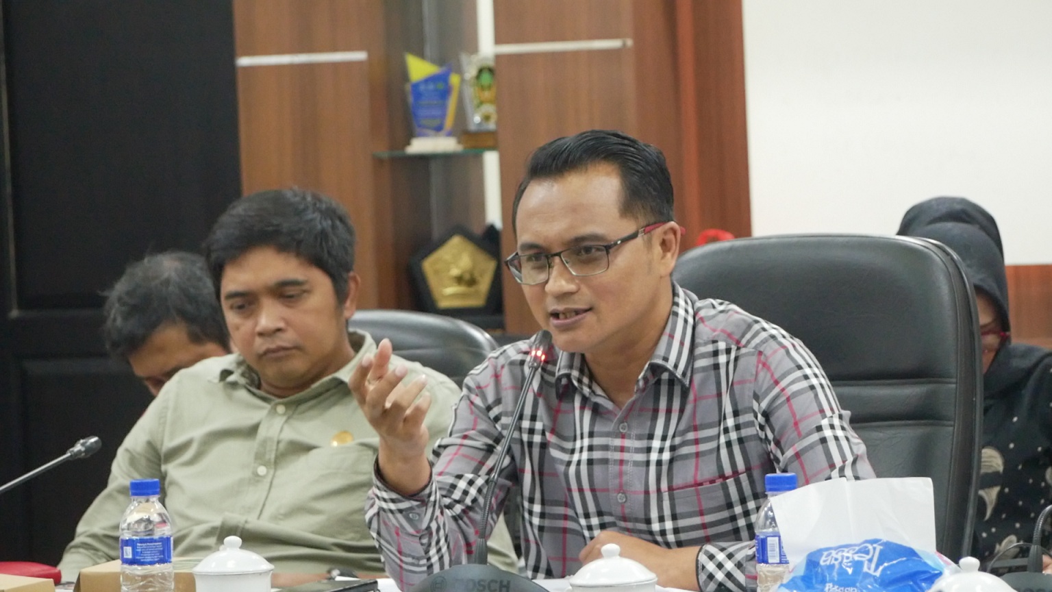 &nbsp;&ldquo;Saya lebih percaya Fly Jaya bahwa memang ada persoalan nilai ekonomis.&rdquo; WIDIARTO, Wakil Ketua DPRD Jember.