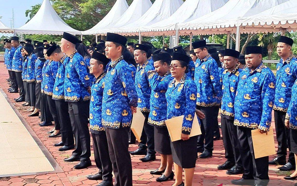 Para ASN menjalankan tugas dan upacara kedinasan (DOK Antara)