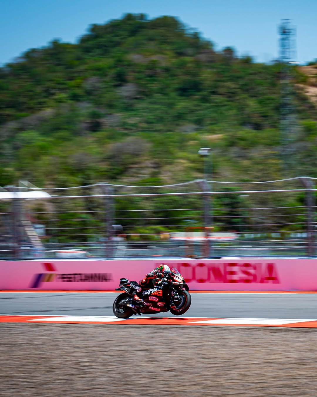 Marco Bezzecchi resmi menerima hukuman double long lap penalty pada seri MotoGP Australia, pekan ini.