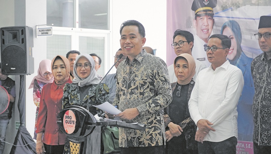 SAMPAIKAN KINERJA: Bupati Fawait saat menyampaikan progress kinerjanya saat di RSD Balung pada September lalu. Bupati Fawait juga memiliki rencana strategis dengan menerjunkan 1.000 nakes ke desa-desa
