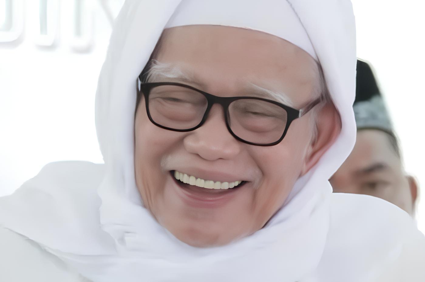 Mengintip biografi KH. Anwar Manshur yang menjadi ulama sekaligus pengasuh Pondok Pesantren Lirboyo, Kota Kediri, Jawa Timur. (lp2m.uit-lirboyo.ac.id)