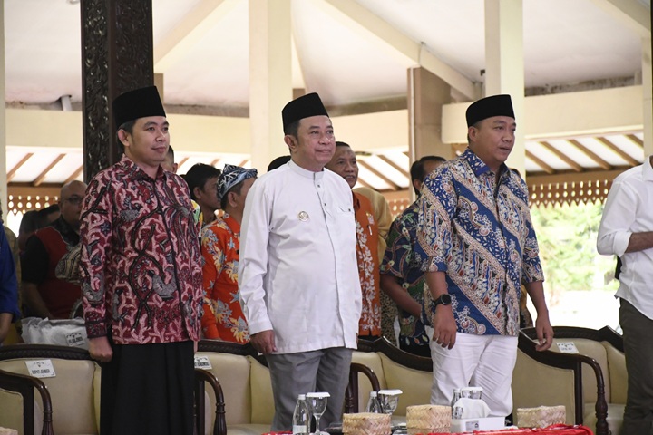 SINERGITAS: Dari kiri ke kanan Bupati Jember Gus Fawait, Bupati Bondowoso Abdul Hamid Wahid dan Bupati Situbondo Yusuf Rio Wahyu Prayogo.