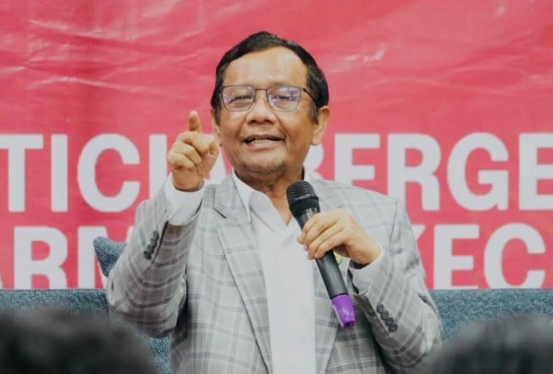 Mahfud MD menyebut KPK aneh soal permintaan pelaporan dugaan mark up proyek kereta cepat Whoosh. (Instagram/mohmahfudmd)