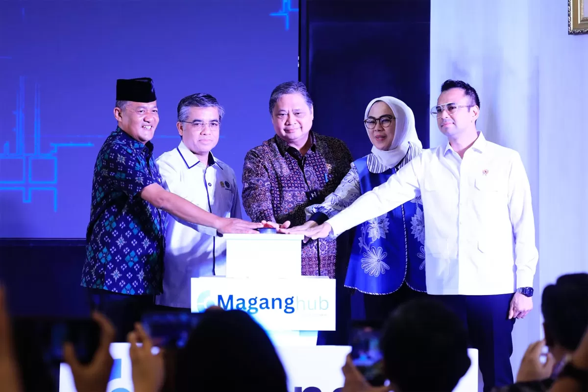 Program ini diikuti 20.000 peserta dari seluruh Indonesia dan menjadi langkah pemerintah memperkuat kompetensi serta daya saing tenaga kerja muda. (Jawa Pos)