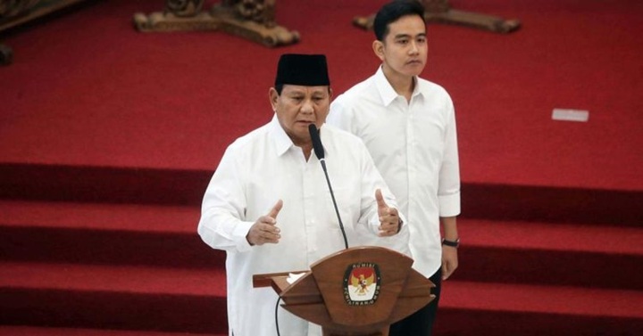 Presiden Prabowo Subianto dan Wakil Presiden Gibran Rakabuming Raka saat melakukan pidato kepresidenan. (Gerindra.id)