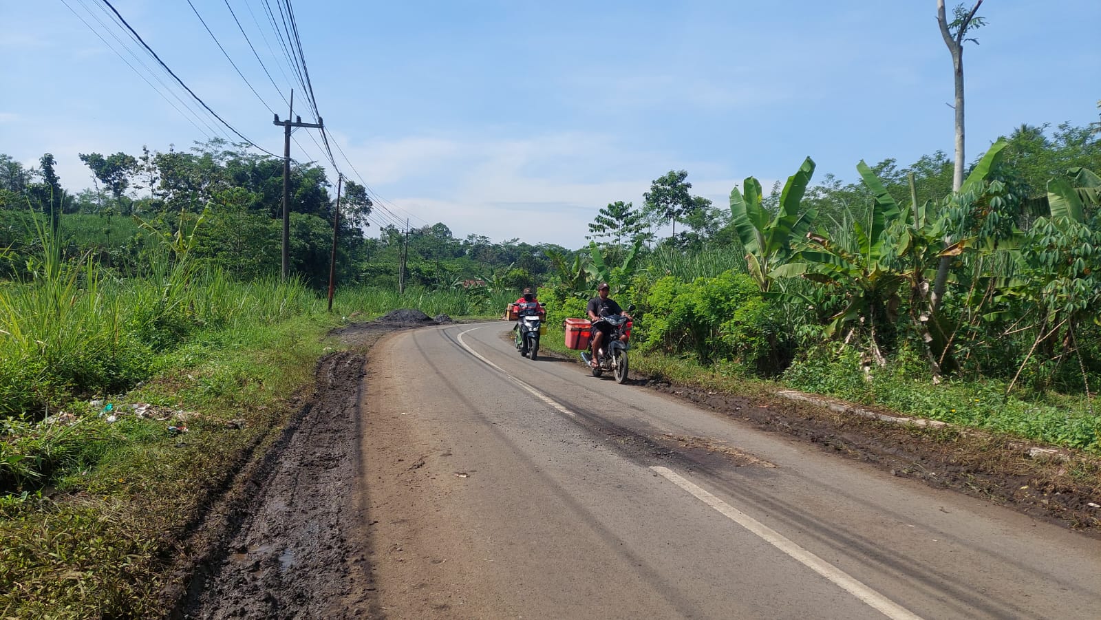 MASIH PENASARAN: Lokasi tempat ditemukaannya Moch Rauf, 25 warga Desa Gelang, Kecamatan Sumberbaru masih ada yang penasaran