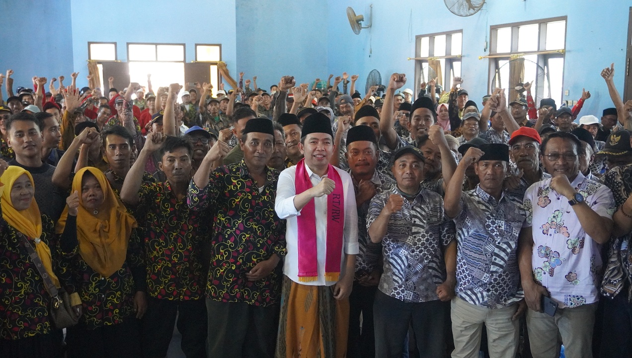 Bupati Fawait saat silaturahmi dengan para Ketua RT, Ketua RW, dan para kepala desa se-Kecamatan Puger, saat rangkaian Guse Menyapa, di Balai PGRI Kantor Kecamatan Puger, pekan kemarin.