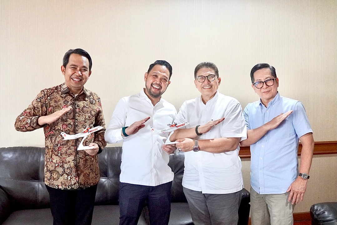 LANJUT LOBI-LOBI: Gus Fawait ditemani Anggota DPR Rivqy Abdul Halim, seusai bertemu direksi Lion Group dan PT Angkasapura, di Jakarta, (23/10).