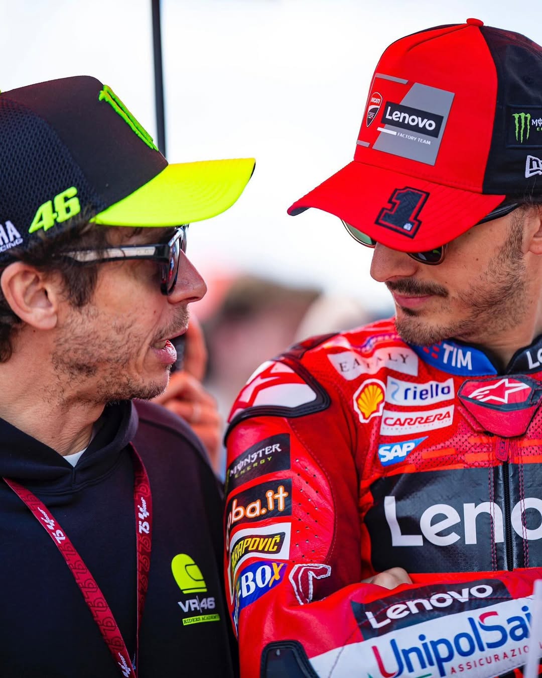 Valentino Rossi dan murid kebanggaannya, Pecco Bagnaia, di Jerez, 2024.