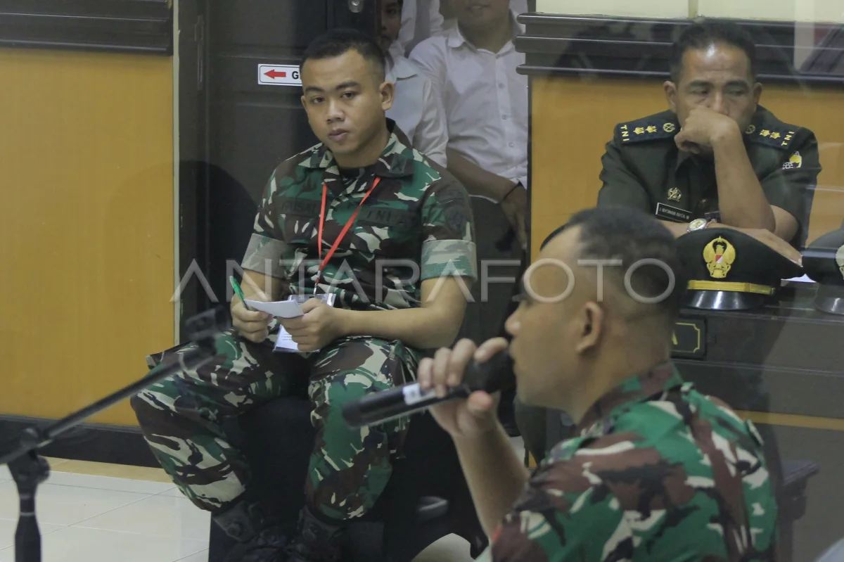 Keluarga Prada Lucky hadir di sidang perdana kasus penganiayaan yang menewaskan prajurit muda tersebut, menuntut keadilan bagi putra mereka.(antara)