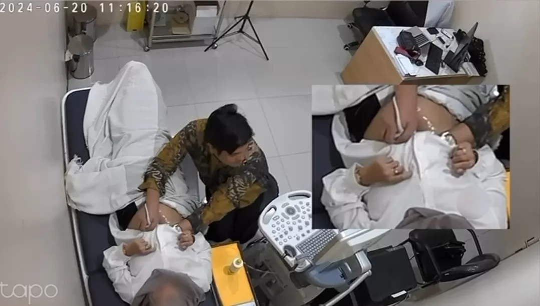 Dokter yang diduga melecehkan pasiennya, yang tampak terekam CCTV rumah sakit di Garut Jawa Barat