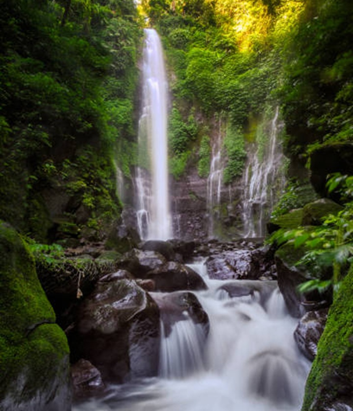 Curug Lawe, the fresh waterfall, In around Ungaran Mountain. The waterfall is located in Kalisidi village. The scenery of this place is so amazing and can release the tiredness.