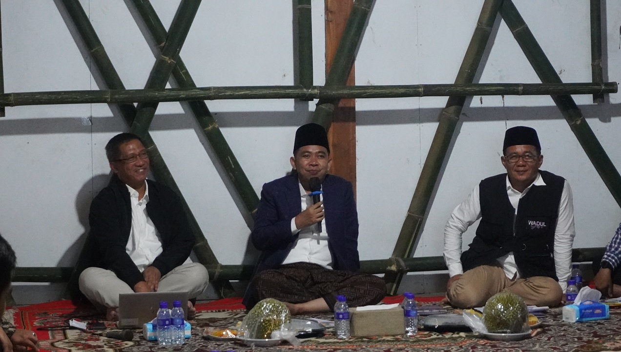 Gus Fawait saat memimpikan rapat koordinasi pengendalian inflasi daerah dengan sejumlah stakeholder, di Desa Wisata Kampung Durian, Desa Pakis, Kecamatan Panti, saat Bunga Desaku jilid 6 Panti,