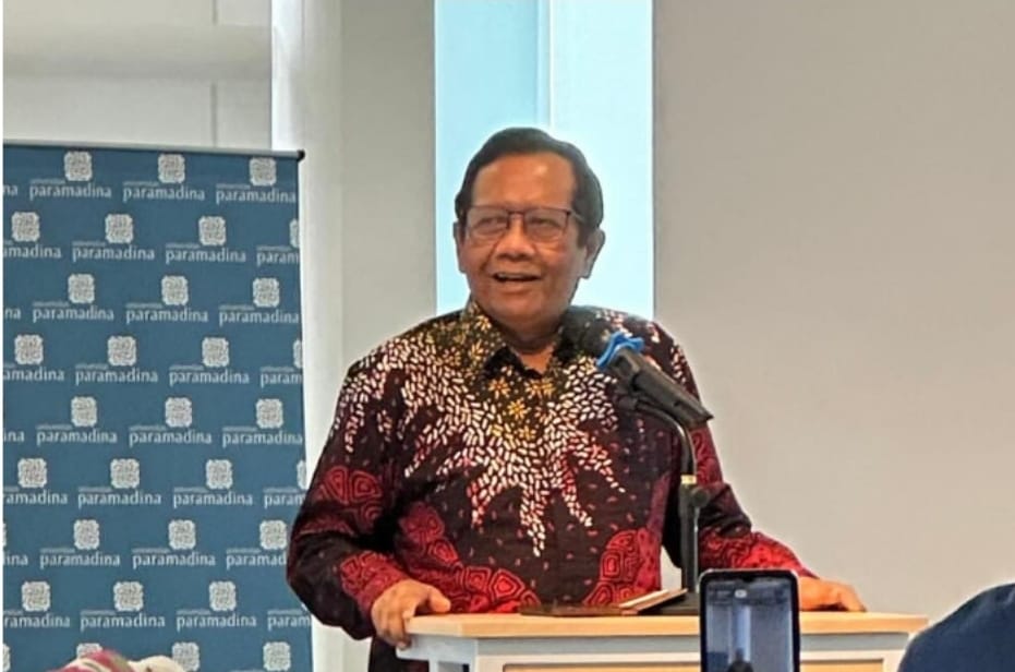 Mahfud MD sebut KPK bisa memanggil Jokowi untuk dimintai keterangan soal Whoosh. (Instagram/mohmahfudmd)