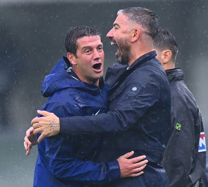 Chivu saat merayakan gol Inter Milan