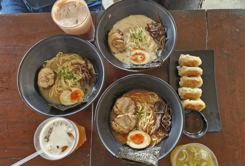 Kedai Ala Jepang di Maramu Ramen Jember dengan rasa autentik dan gurih. (Foto: Najwa Sabina)