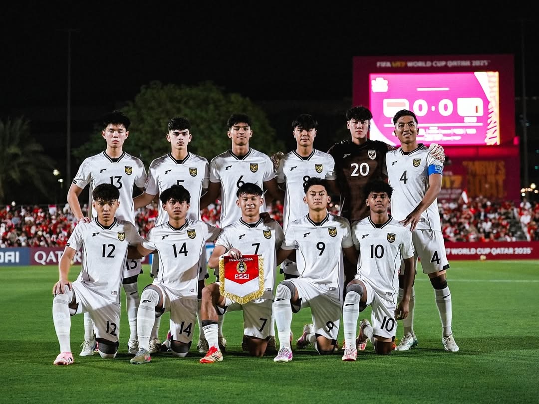 Para pemain Timnas Indonesia usai menghadapi Zambia pada laga perdana Piala Dunia U-17 2025