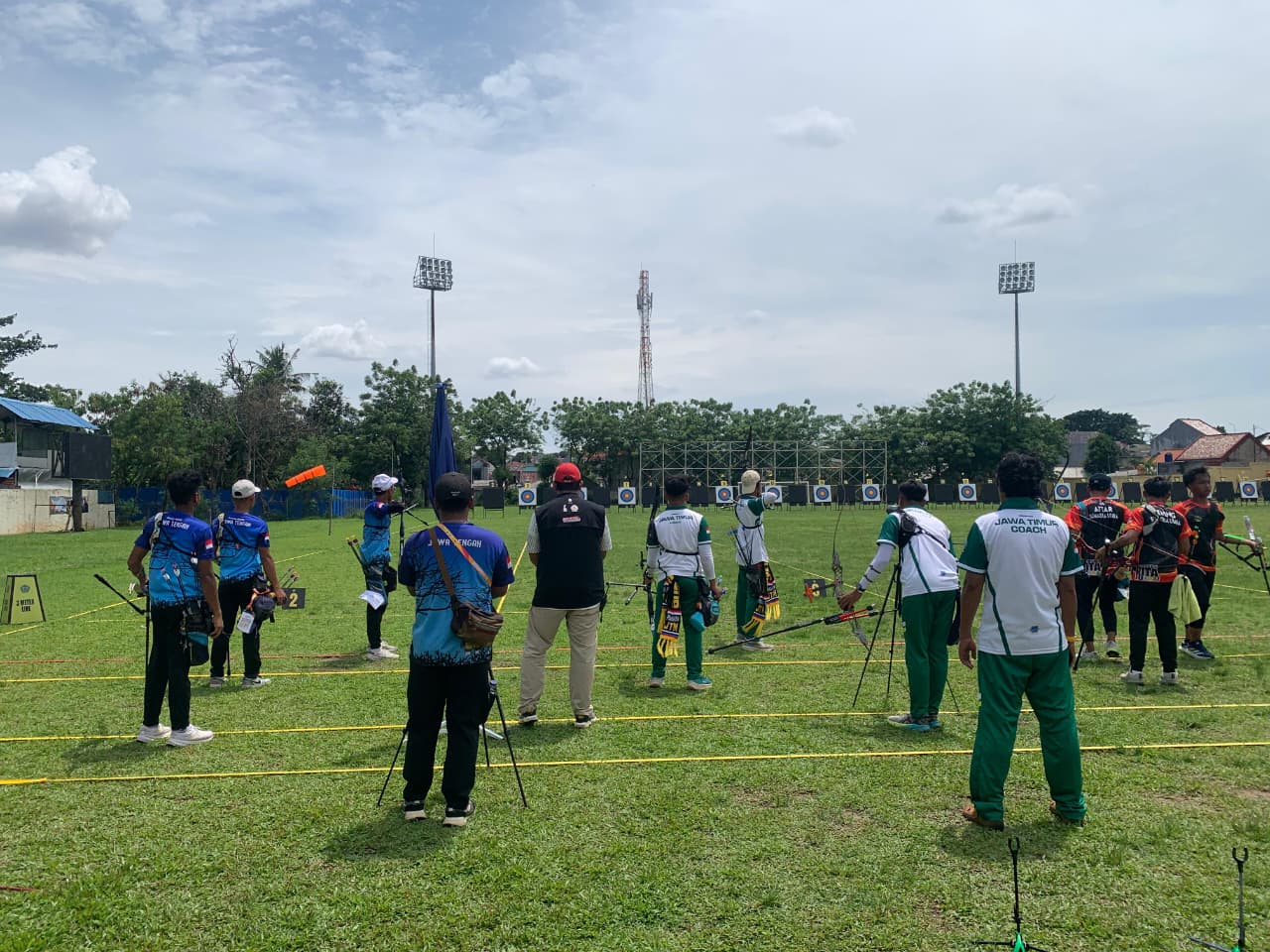 SEMANGAT: Tim panahan Jatim saat bertanding pada gelaran Popnas beberapa waktu lalu.
