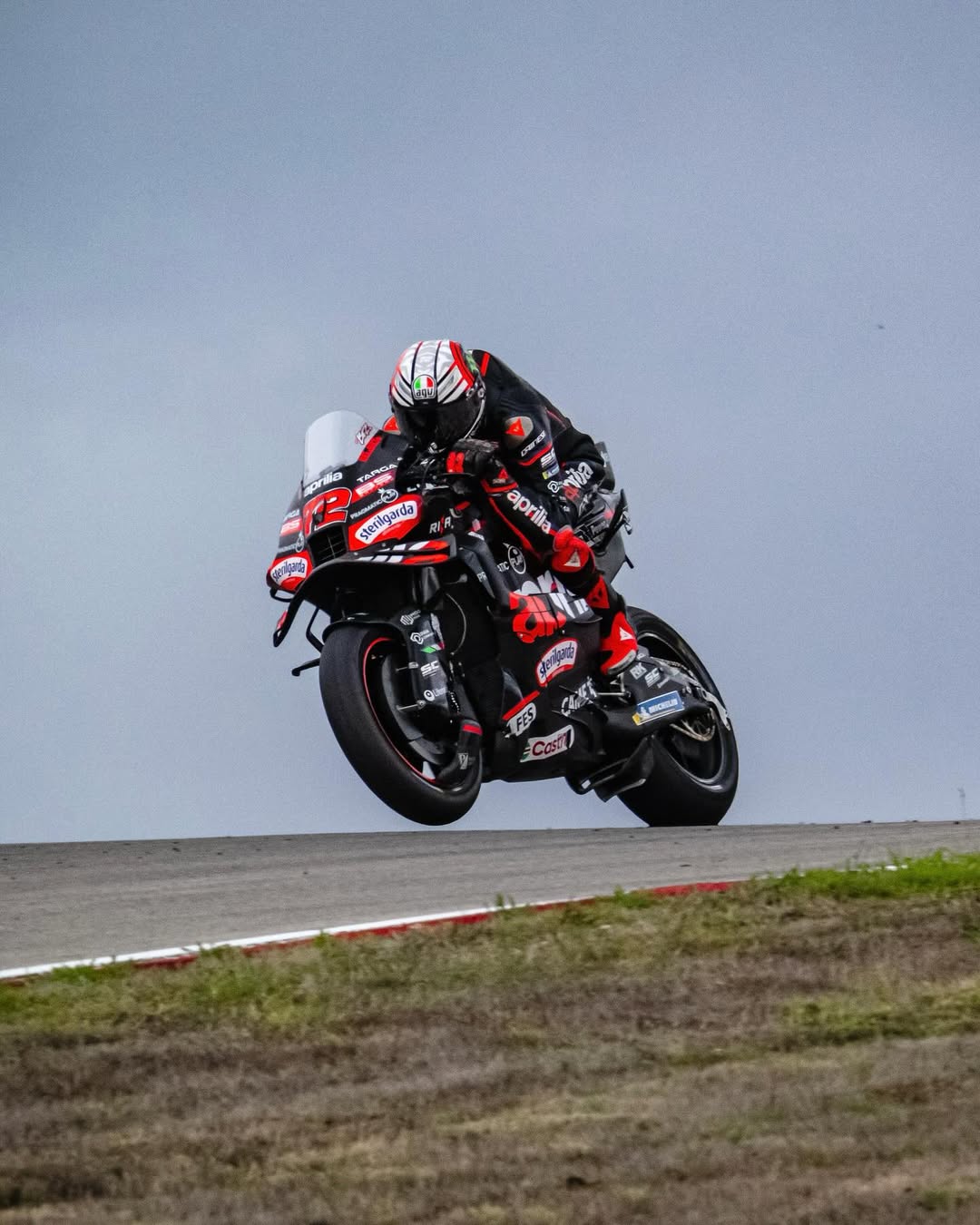 Carletto Pernat menyebut kombinasi Aprilia dan Marco Bezzecchi bisa jadi ancaman serius bagi Ducati.