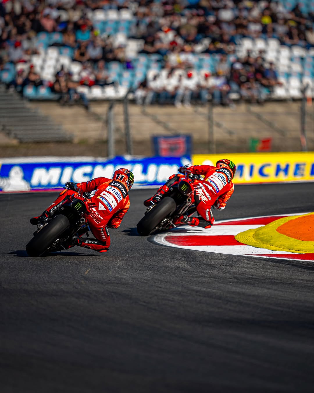 Pecco Bagnaia dan Nicolo Bulega di Sirkuit Autodromo Internacional do Algarve, Portimao, Portugal.