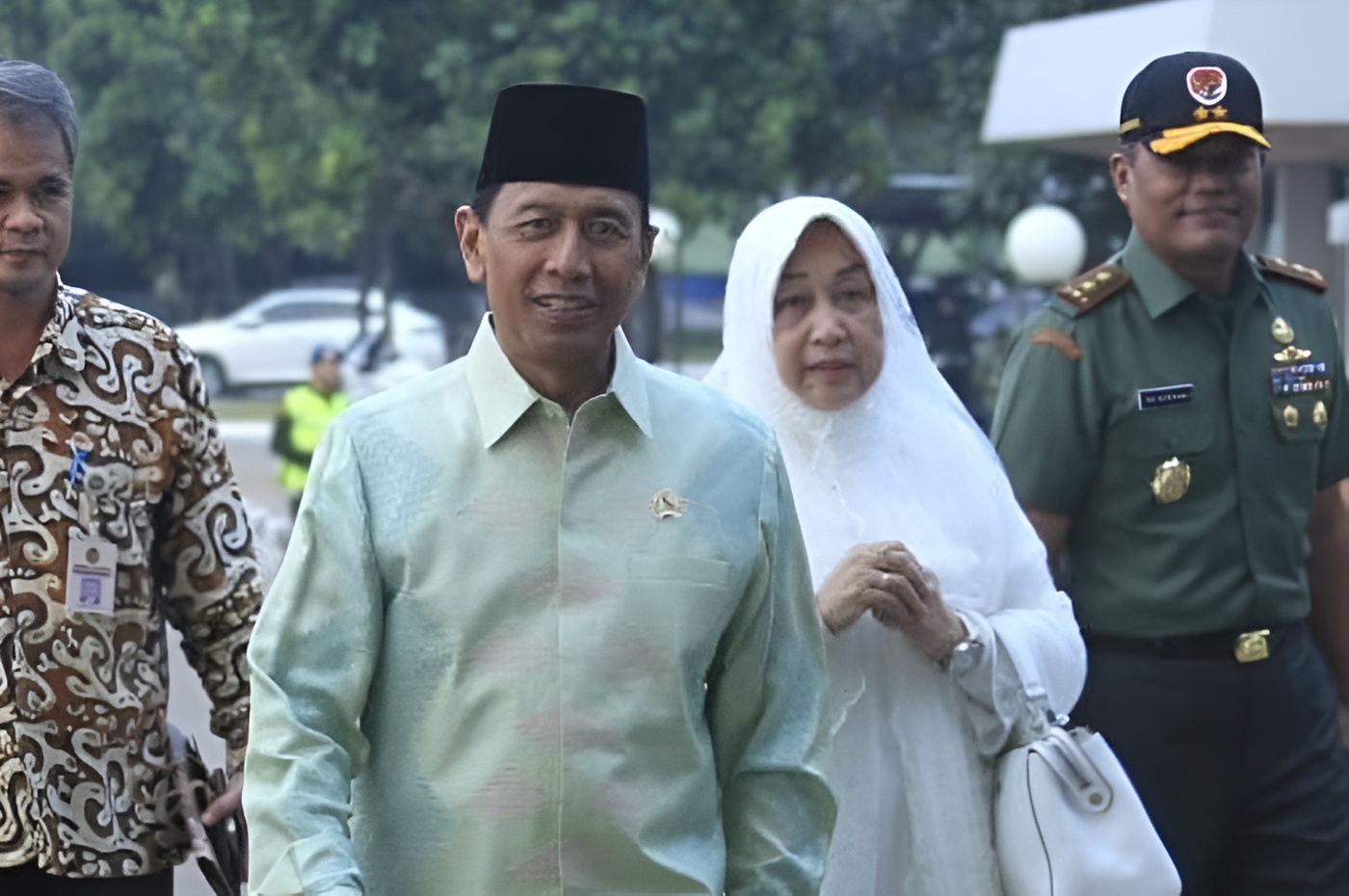 Menilik prosesi pemakaman Rugaiya Usman, istri Penasihat Khusus Presiden Bidang Politik dan Keamanan, Jenderal (Purn) TNI, Wiranto. (Instagram.com/@wiranto.official)