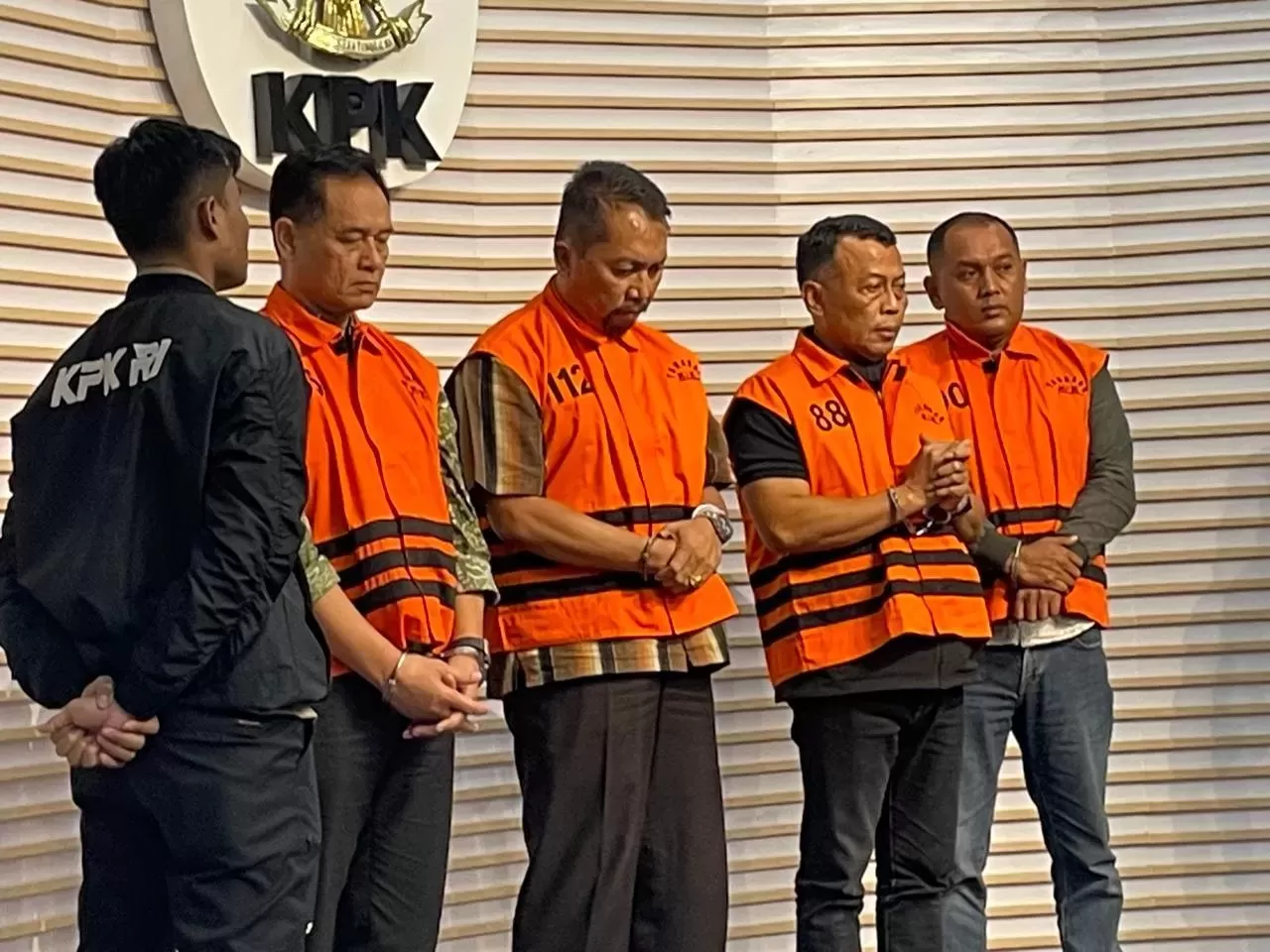 Bupati Ponorogo,Sugiri Sancako resmi dinyatakan sebagai tersangka setelah adanya operasi tangkap tangan (OTT). (Jawa Pos).