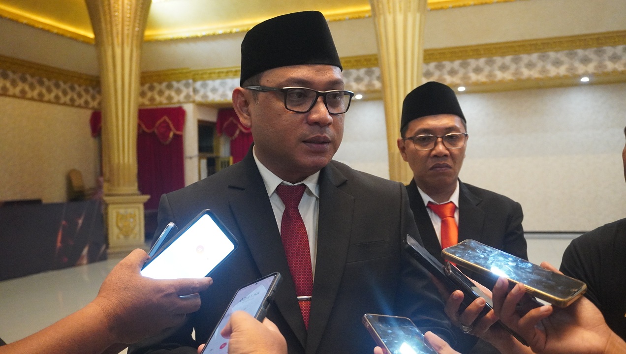 "Kami tidak bisa bekerja sendiri. Kita bekerja bersama-sama, kita solid, kita bisa melayani masyarakat Jember untuk Jember Baru Jember Maju." AKHMAD HELMI LUKMAN, Pj Sekda Jember.