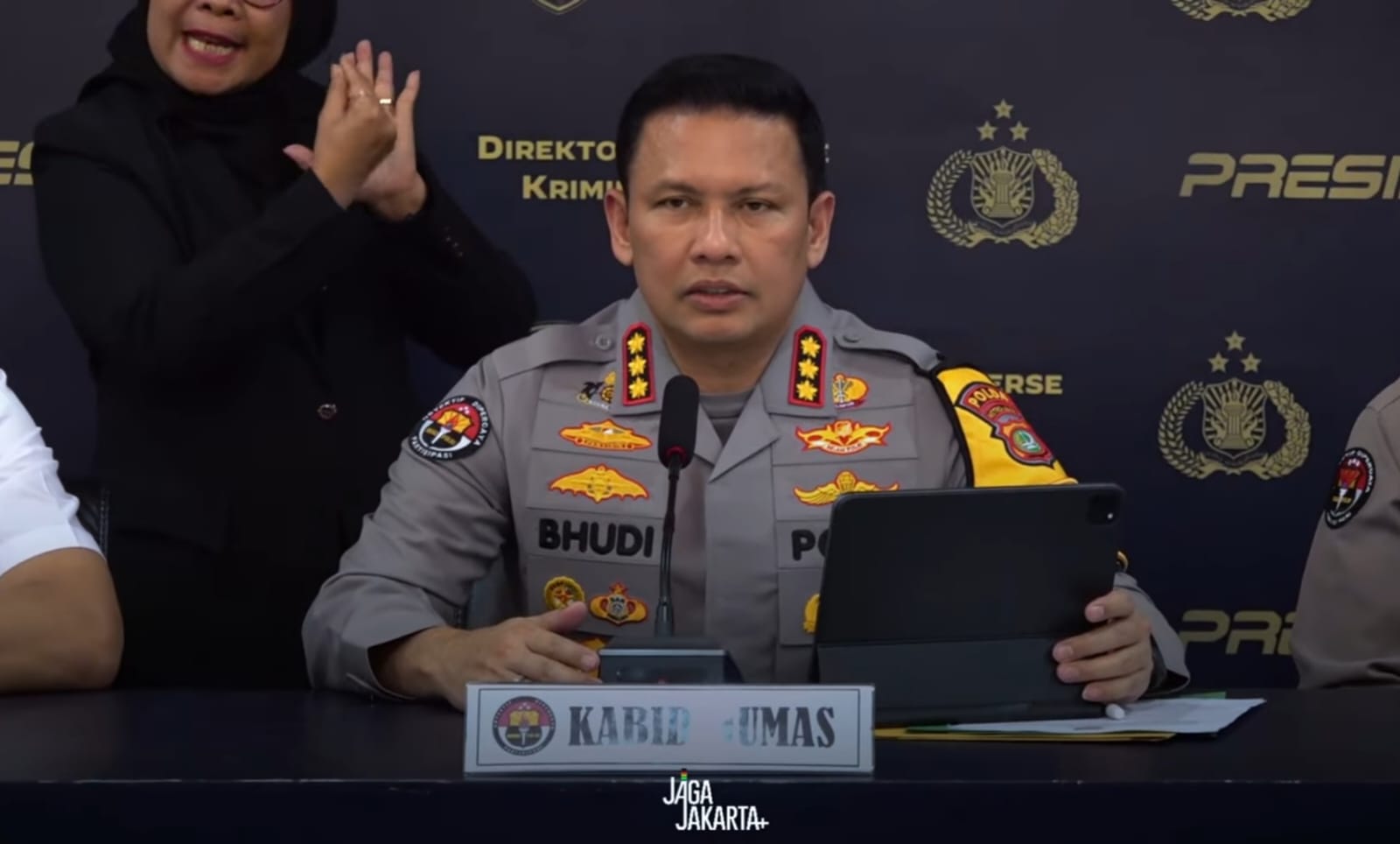 Kabid Humas Polda Metro Jaya, Kombes Budi Hermanto ungkap motif pelaku penculikan dan pembunuhan yang dilakukan ayah tiri Alvaro Kiano Nugroho. (Dok Polri)