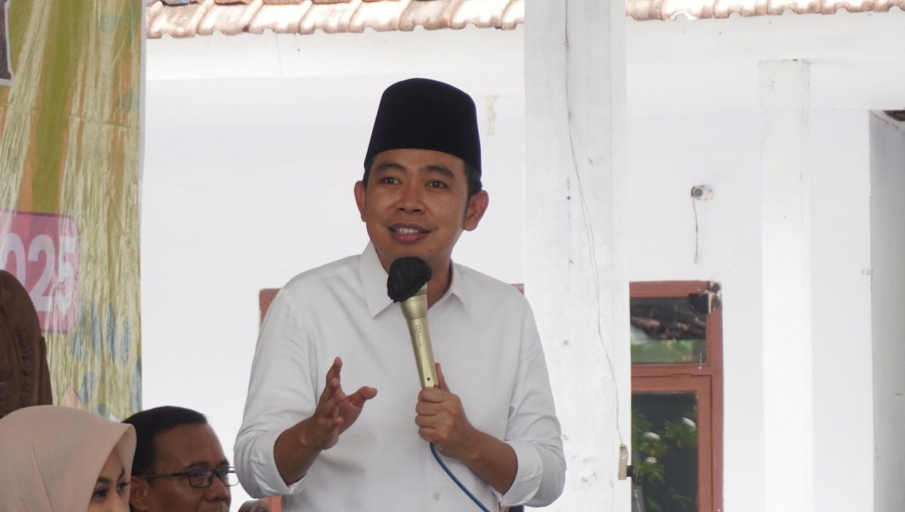 "Hari ini siapapun yang mau berinvestasi ke Jember, kami beri karpet. Kalau perlu di titik-titik tertentu, kami berikan insentif fiskal." MUHAMMAD FAWAIT, Bupati Jember.