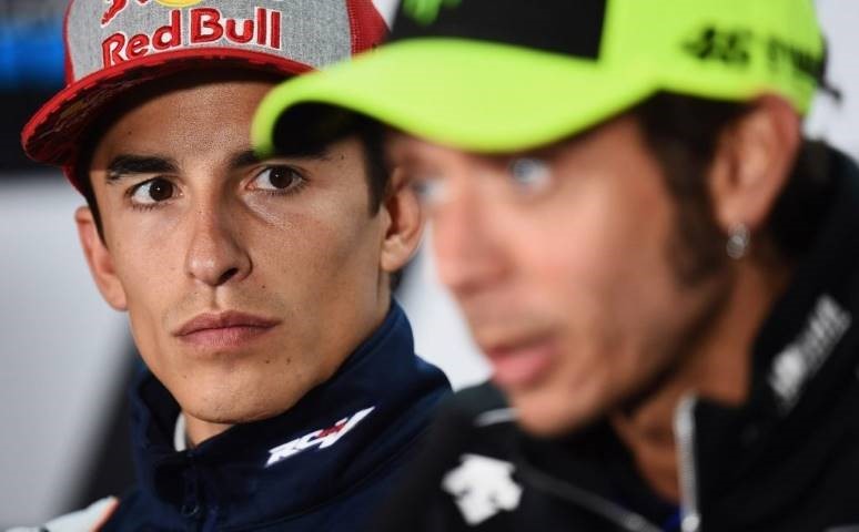 Persaingan Rossi vs Marquez di lintasan mungkin sudah berakhir, tapi soal catatan rekor, Marquez berada di jalur cepat menyusul Rossi.