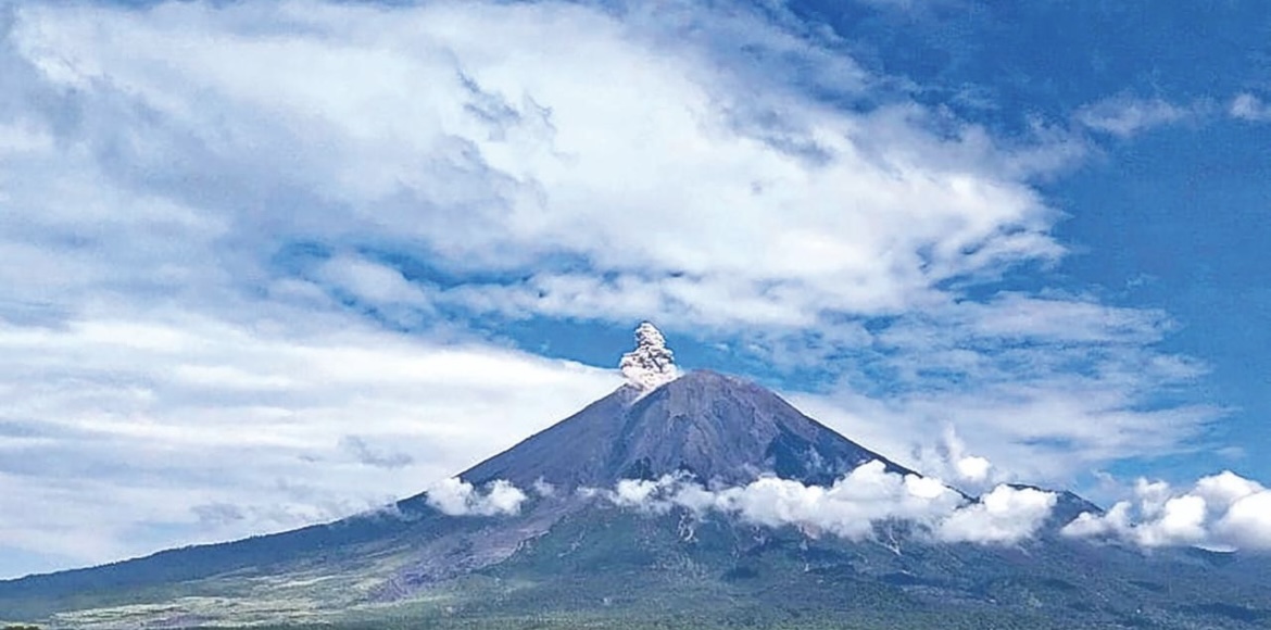 RUSAK: Alat deteksi kebenacaan di kawasan Gunung Semeru rusak.(PETUGAS PPGA)