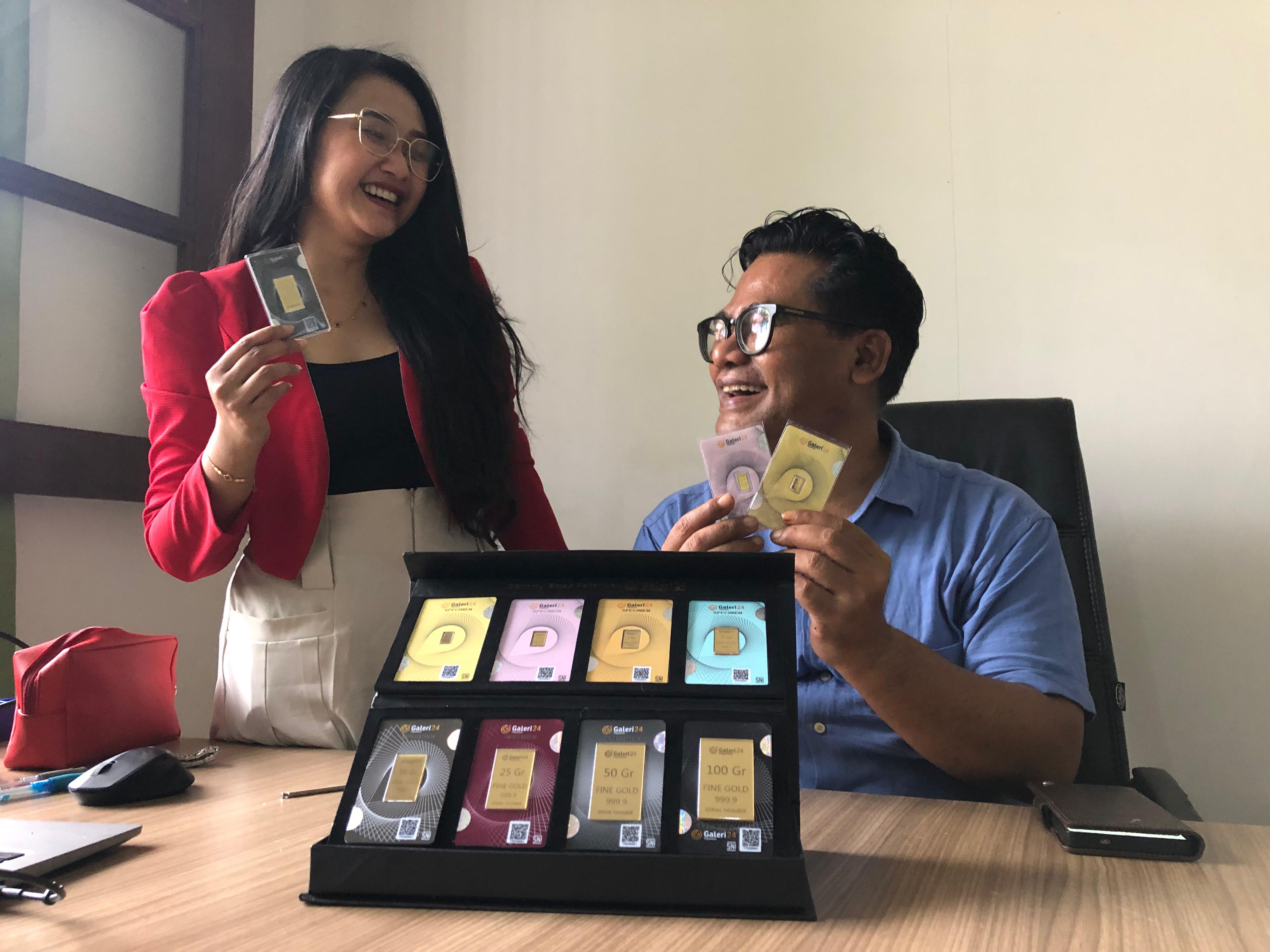 EMAS BATANGAN: Koleksi emas Galeri 24 yang dimiliki Pegadaian Jember. Namun, untuk emas Antam kehabisan stok.