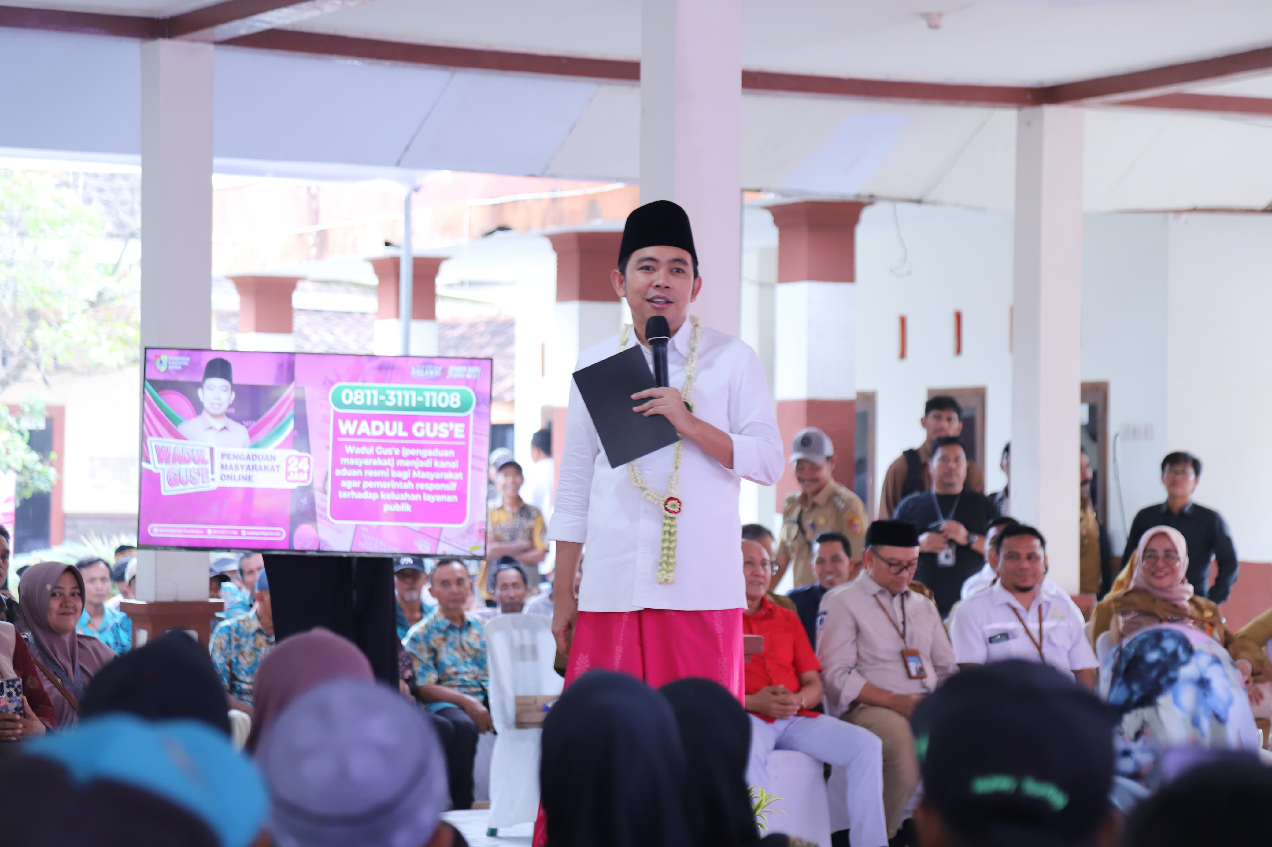 SERAP ASPIRASI: Bupati Jember Muhammad Fawait bertemu warga dan ketua RT-RW dalam acara Guse Menyapa di Bangsalsari, pekan lalu.