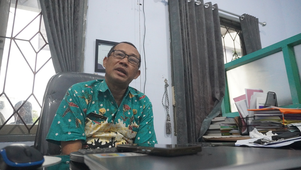 "Jadi posisi kami di Disnaker Jember tetap menunggu kebijakan dari Pemerintah Pusat." JOKO SUTRISWANTO, Kabid HI Disnaker Jember.