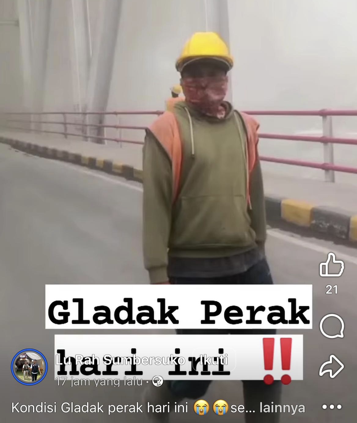 Petugas langsung ditarik keluar saat terjadi letusan sekunder semeru
