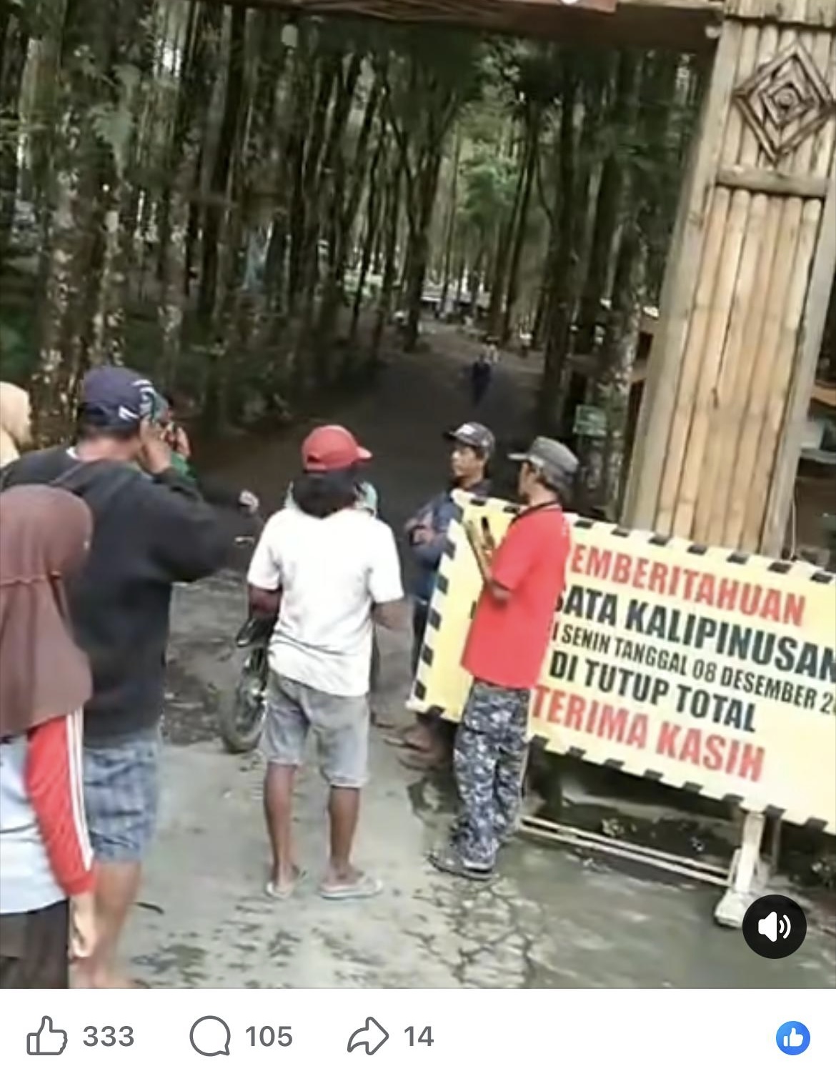 Tangkap layar saat pedagang adu mulut soal penutupan wisata.